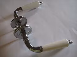 Dörrtrycke Vit/Krom