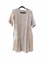 Ella Klänning Beige