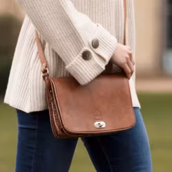 Axelremsväska läder Berber ljusbrun