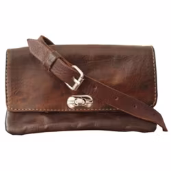 Axelremsväska/clutch läder Berber mörkbrun