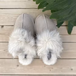 Fårskinnstofflor dam Axelda Nancy sand/off white