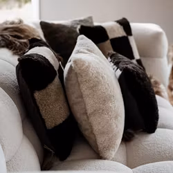 Shepherd of Sweden fårskinn kudde cremevit 40x40 cm