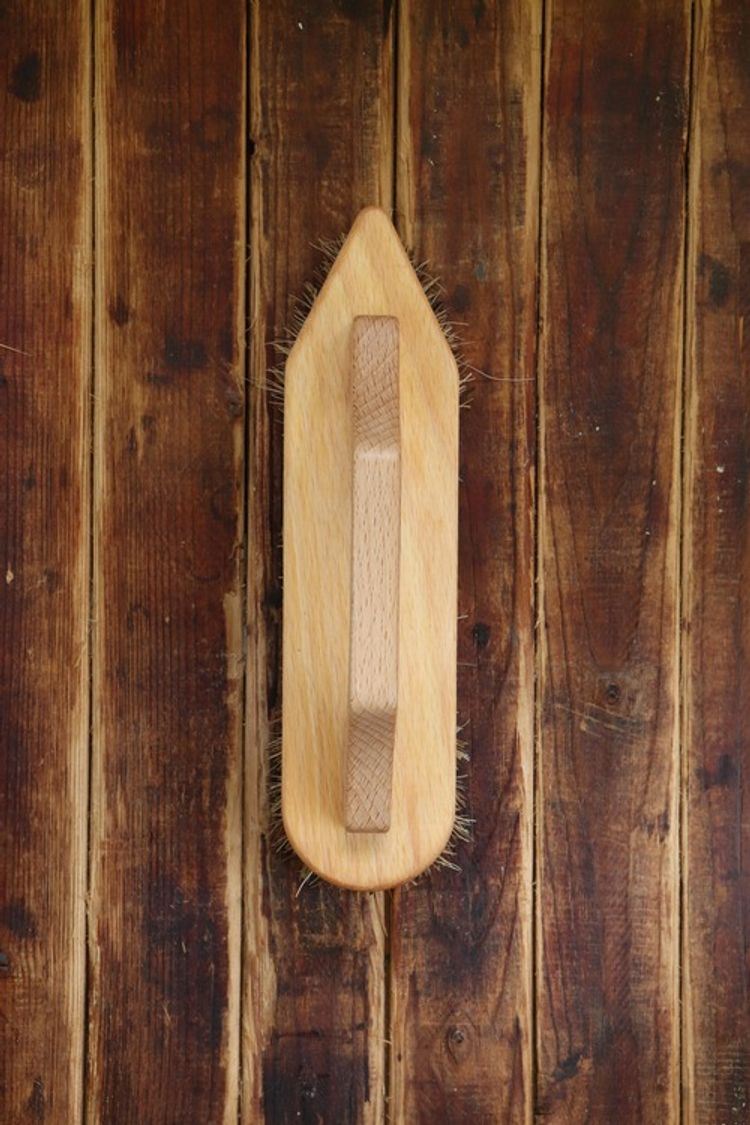 Scrubbing brush
