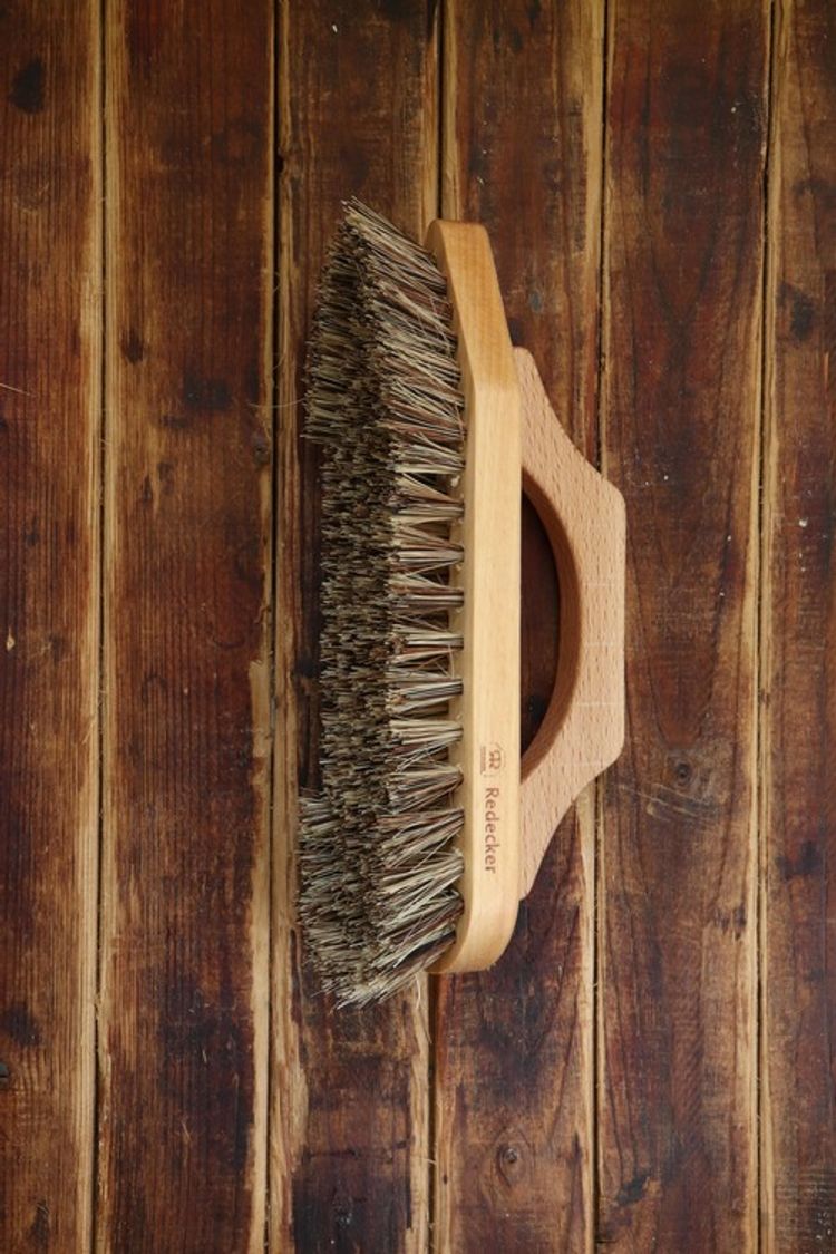 Scrubbing brush