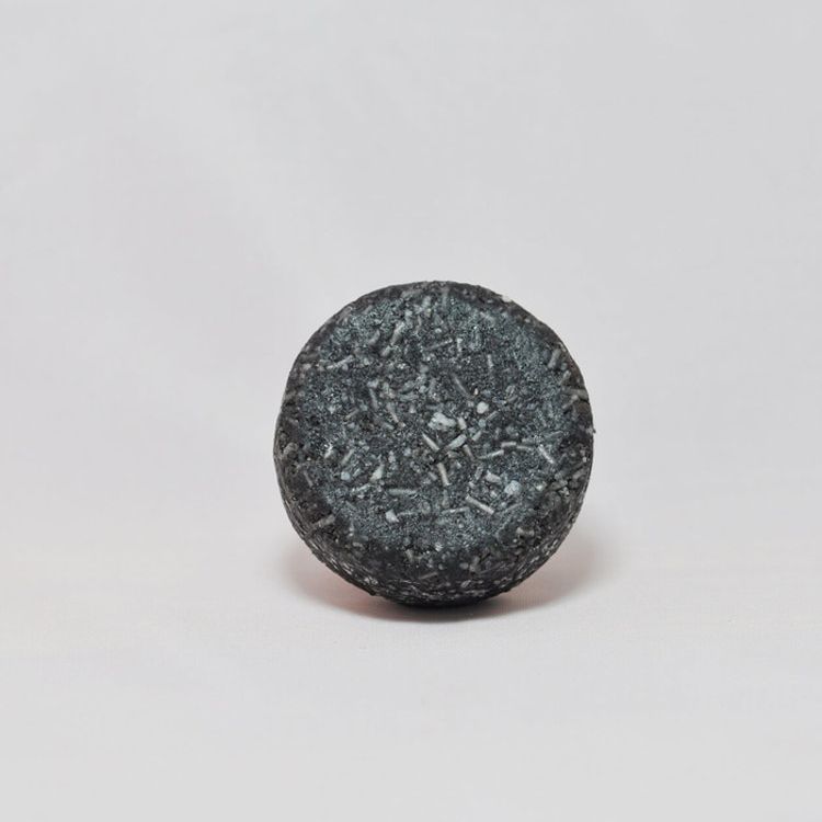 Grön Lycka: Black Fairy - solid detox schampoo - no added fragrance