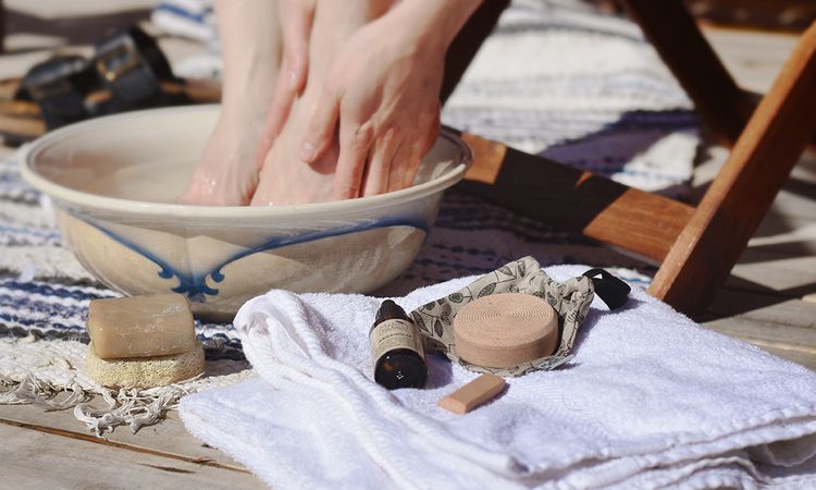 Fotfil och nagelfil av svensk sandsten