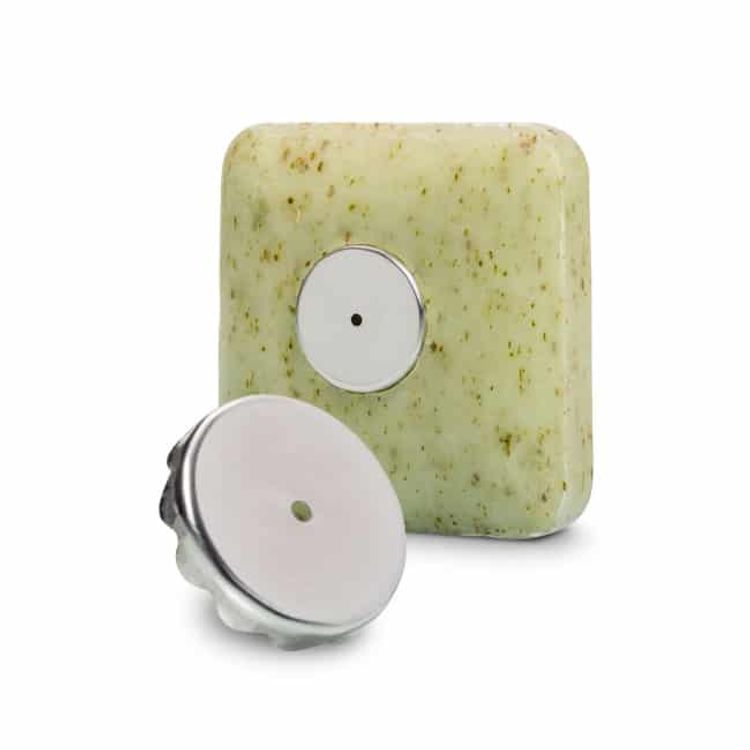minimalistisk inredning i badrummet, Tvål med magnetiska tvålhållaren