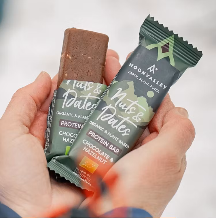 Moonvalley - ekologisk Proteinbar med choklad & hasselnöt