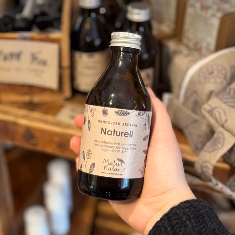 Flytande tvål utan tillsatt doft i butiksmiljö