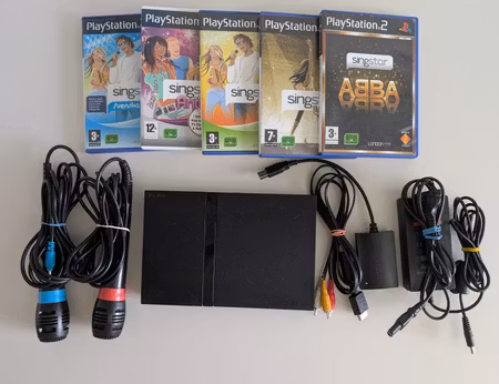 PlayStation 2 Slim , Chippad – Komplett SingStar-paket
