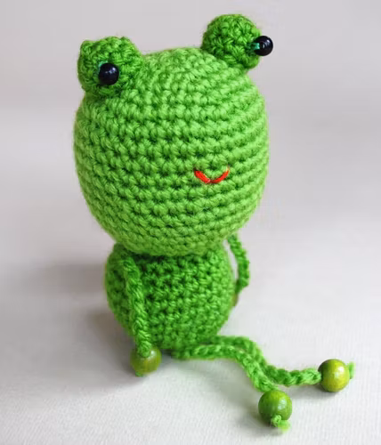 Gröna Grodan virkmönster amigurumi