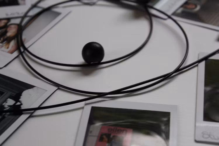 Fotokabel , trämagneter svart