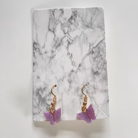 Fjärils örhängen lila