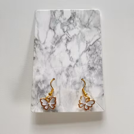 Fjärils örhängen vit/guld