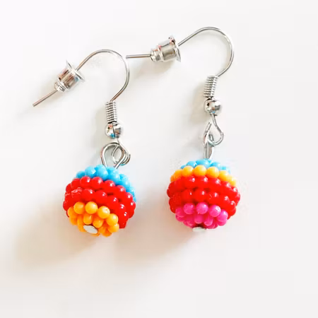 Örhängen färgglada pärl bollar