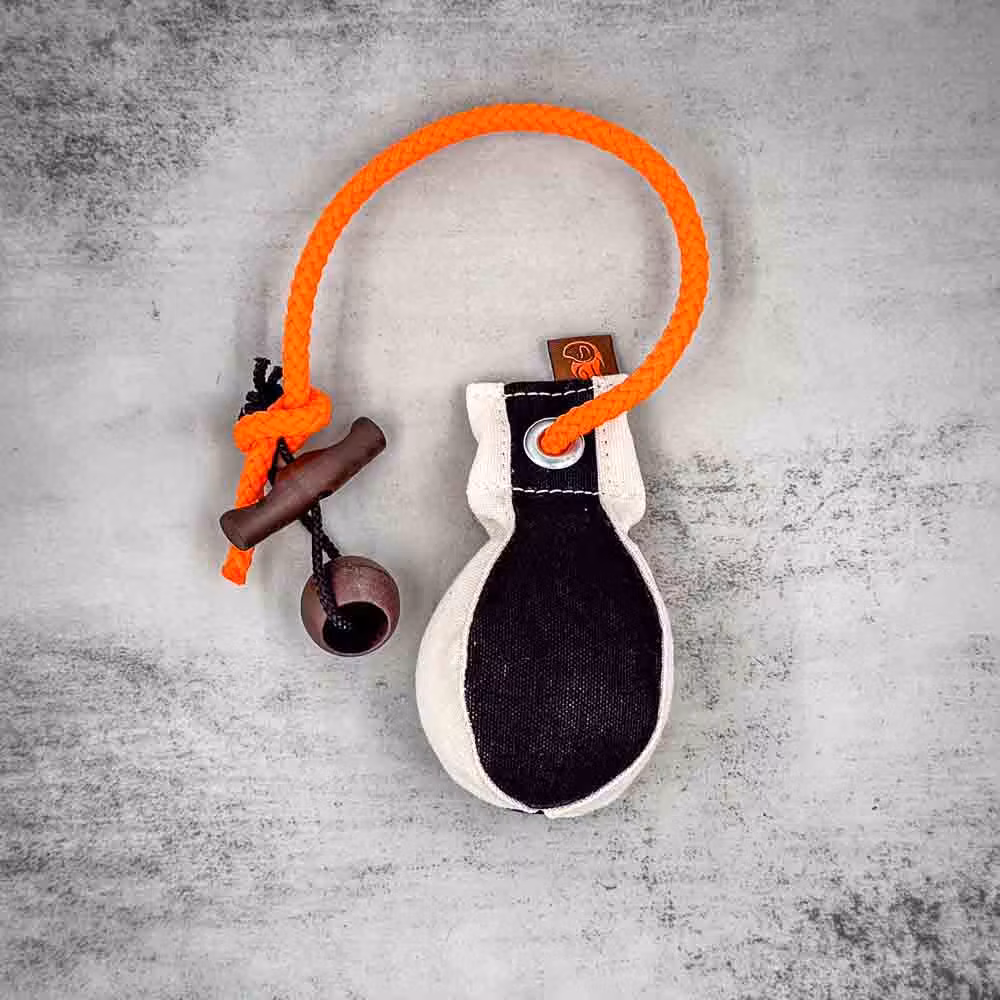 Firedog Dummyboll Markering – Svart/vit 150g