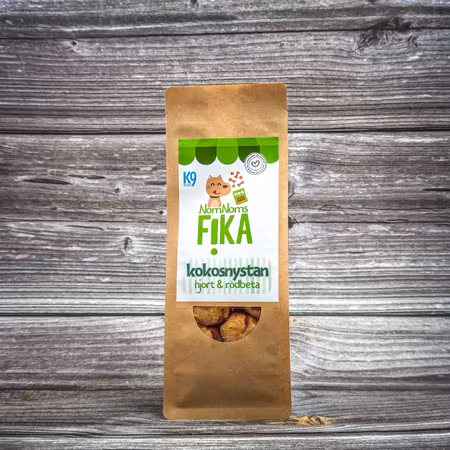 NomNoms FIKA Kokosnystan – Hjort, Rödbeta & Kokos 100 g