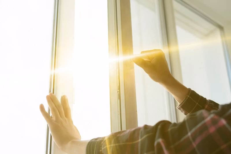 Kan man installera fönsterfilm själv?