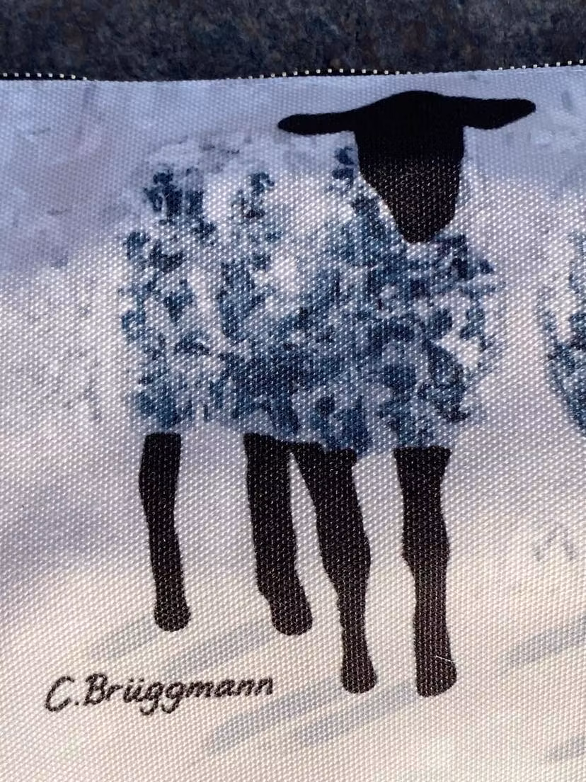 1 Necessär, 2 olika sidor, Grå & Röd