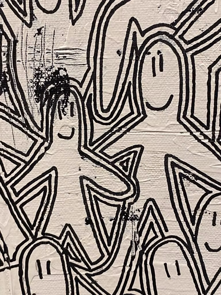 "Ullen" på denna fårtavla pryds av glada figurer i olika skepnader och blir en cool detalj att inreda ett hem på.