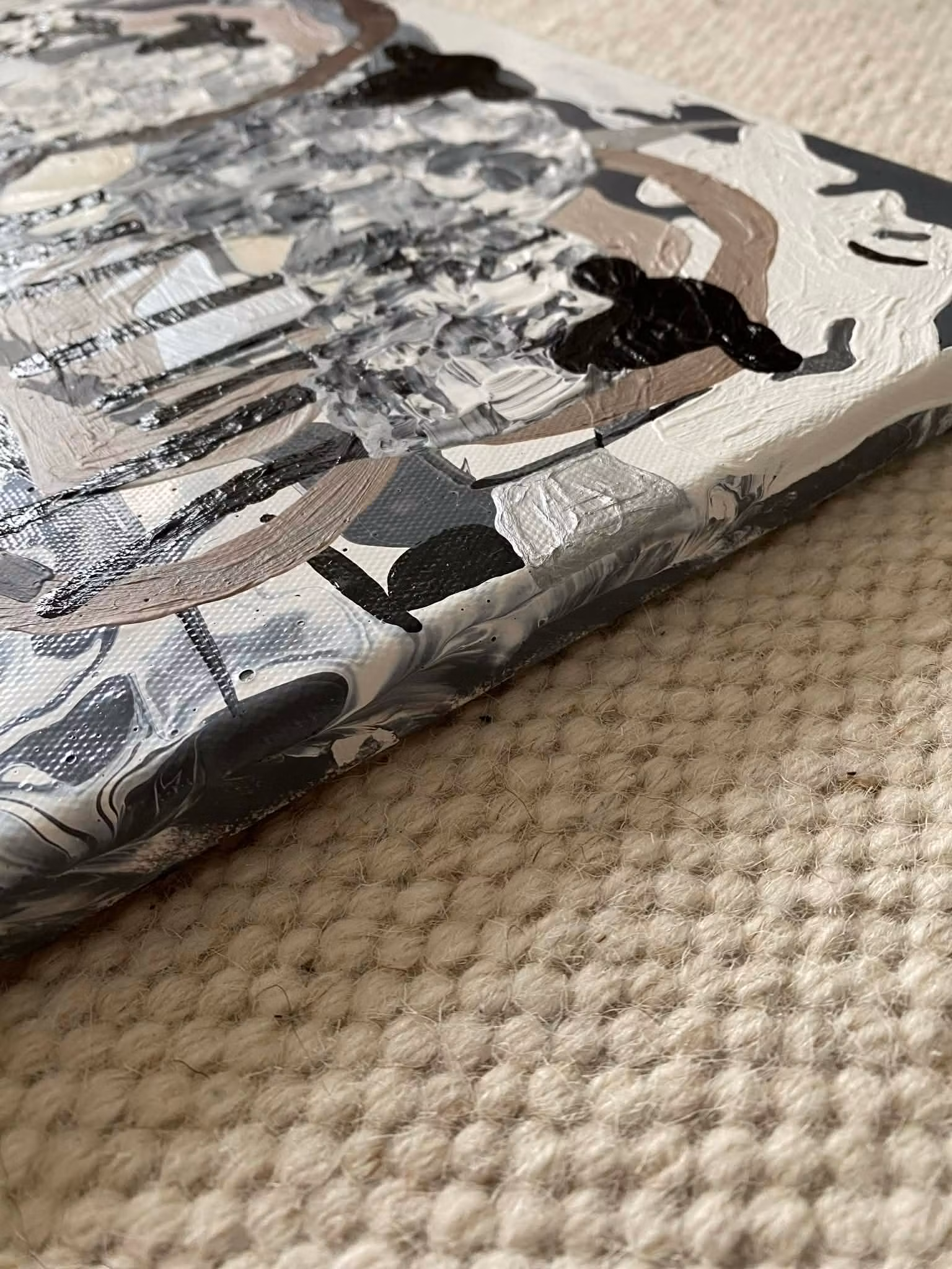 Gotlandslamm är tolkade av C.Brüggmann på detta konstverk. Konst att se i Helsingborg.