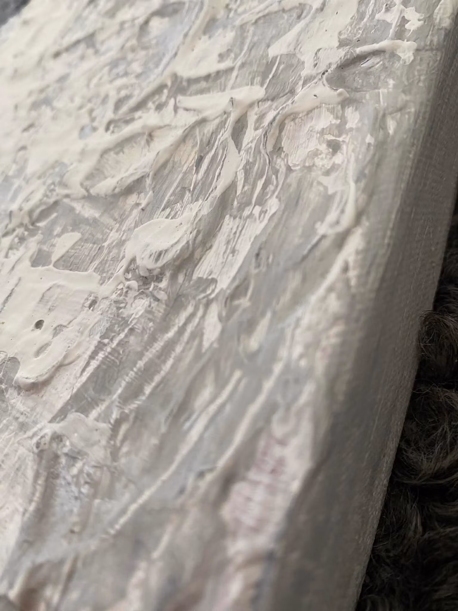 Svensk stilren konst  med mycket struktur som du kan förgylla vilket rum som helst med.