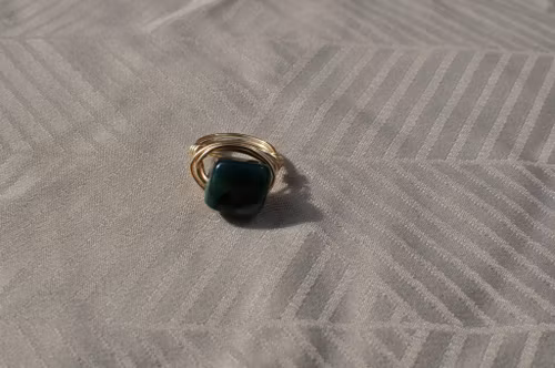 Håndlaget Ring med Fluoritt