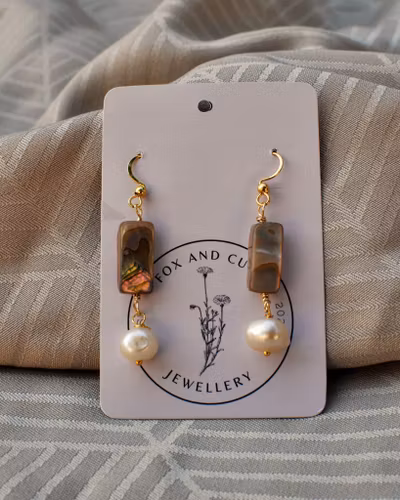 Ørekroker med perlemor og ferskvannsperler