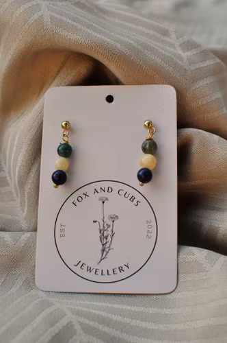 Ørestikkere med tre halvedelstener