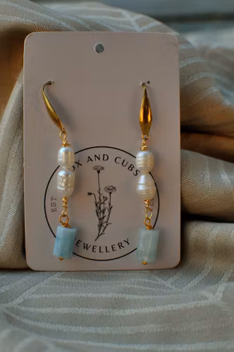 Ørekroker med ferskvannsperler og aquamarine