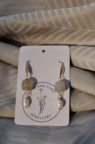 Ørekroker med Fasettert Kvarts og Ferskvannsperler