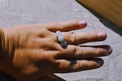 Håndlaget Ring med Aquamarine Perler
