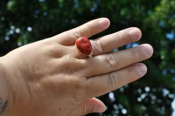 Håndlaget Ring med Rød Jaspis
