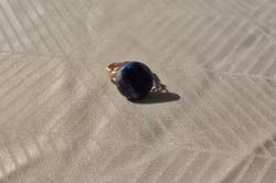 Håndlaget Ring med Lapis Lazuli
