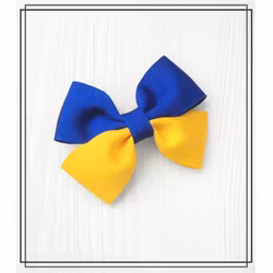 "Stand with Ukraine" - liten rosett med broschnål, hårklämma eller hårsnodd