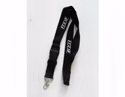 Nyckelband SVART med egen text