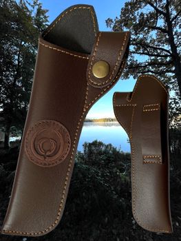 Bolt pouch