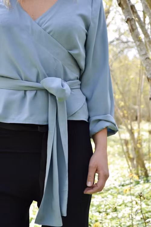 ULTIMATE LOOSE TOP - VINTAGE BLUE