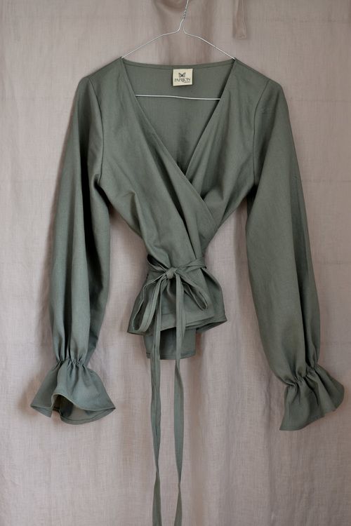 RUFFLE TOP - DUSTY GREEN