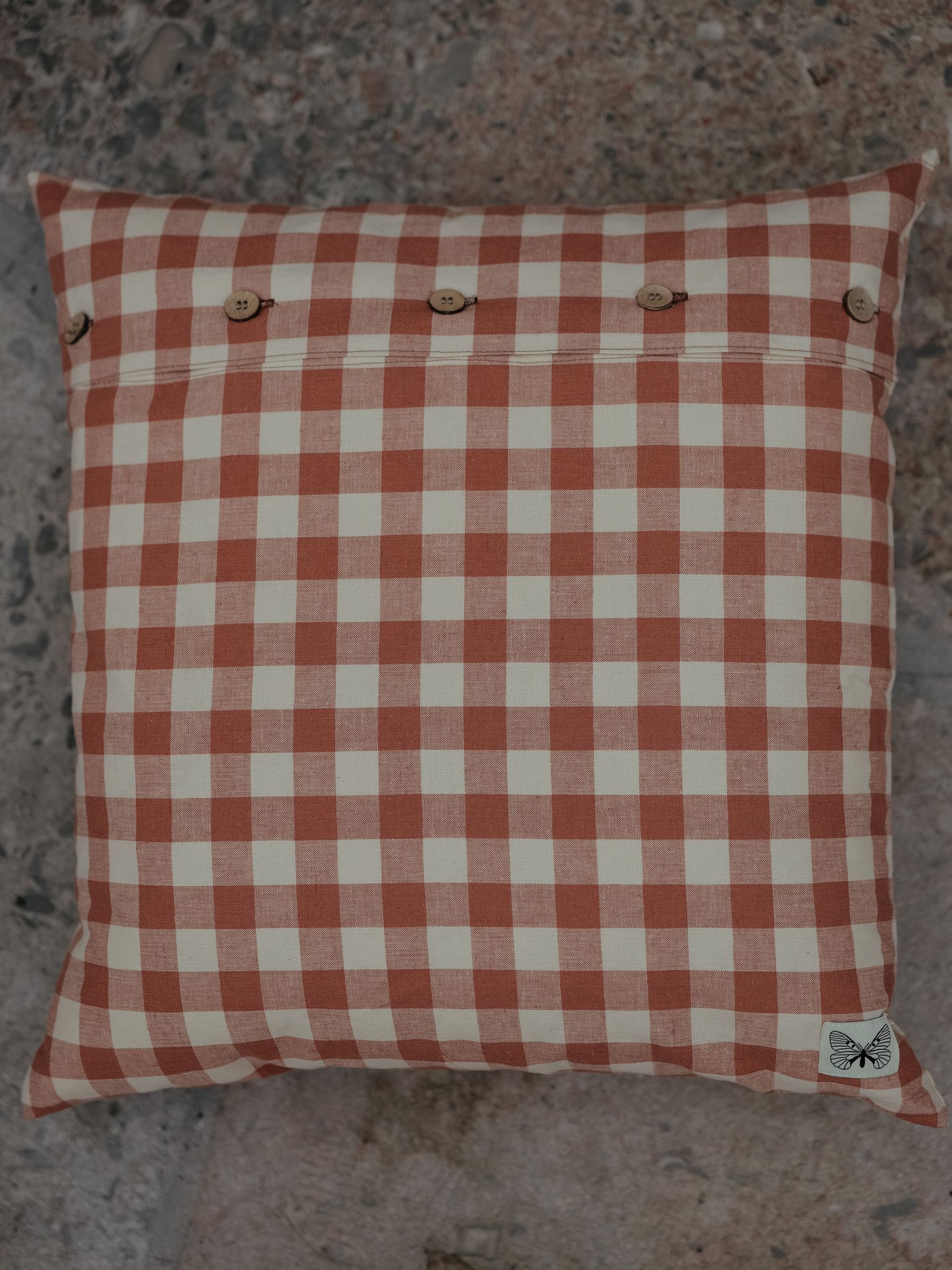 KUDDFODRAL 50X50 CM - RUTIG BRUNROSA/LINNEBEIGE