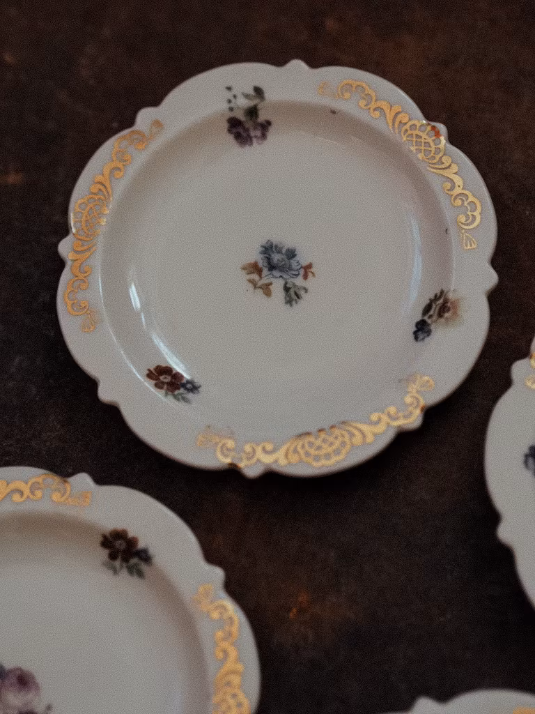 4 st småfat/glasunderlägg i porslin - VINTAGE