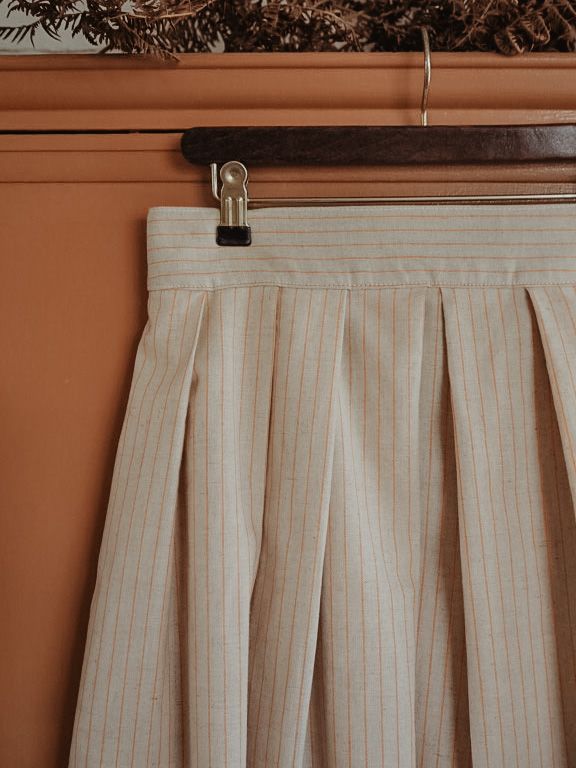 JUPE PLISSÉE - KJOL BEIGE/ORANGE SMALL STRIPES