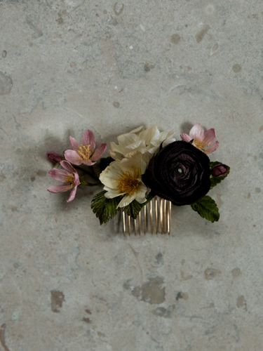 Hårsmycke "SKYMNINGSBLOMMOR" -  av Linnéa Ahlsten Lundgren