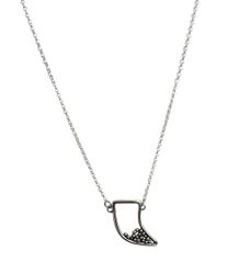 Silverhalsband med tand