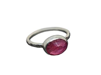 Silverring med rosa Safir sten