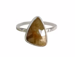 Silverring med gul Safir sten