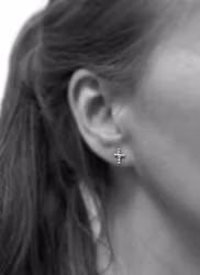 Stiftörhängen små kors i silver