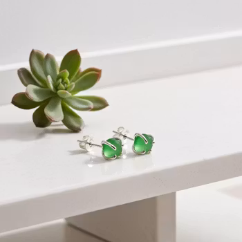 Gröna sjöglas örhängen silver