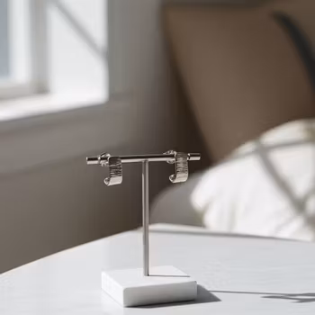 Silverörhängen huggie