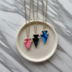 Halsband med Pilspets